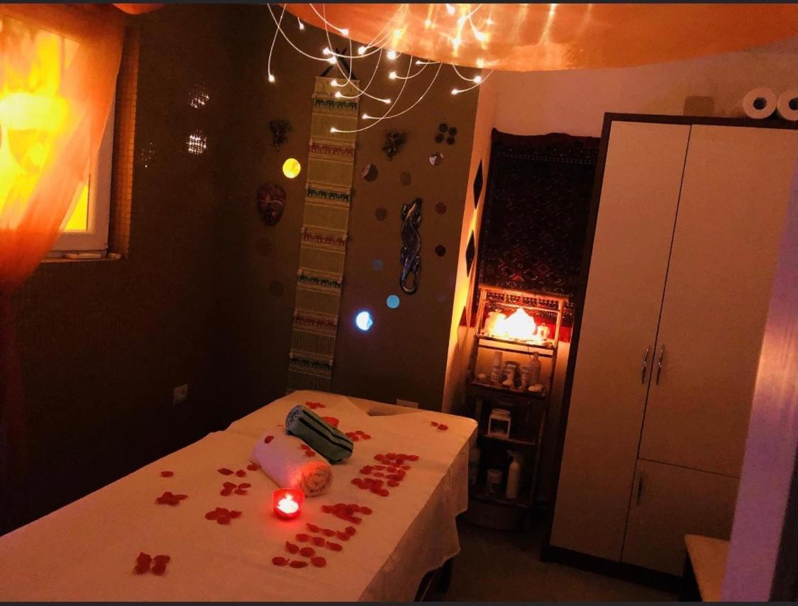 Vila Ada Hotel ティラナ エクステリア 写真